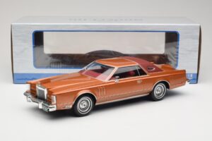 Lincoln Continental Mark V Crystal Apricot Metallic MCG 1:18 MCG18370 Metalli — kuva 6 / 6