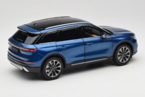 Lincoln Corsair Sininen OEM 1:18 LINCOLN001 Metalli — kuva 3 / 8