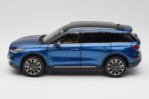Lincoln Corsair Sininen OEM 1:18 LINCOLN001 Metalli — kuva 4 / 8