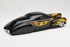 Lincoln Zephyr Scrape Custom Musta Liekillä Hot Wheels 1:18 57319 Metalli — kuva 3 / 8