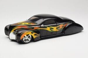 Lincoln Zephyr Scrape Custom Musta Liekillä Hot Wheels 1:18 57319 Metalli