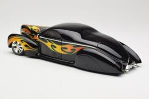 Lincoln Zephyr Scrape Custom Musta Liekillä Hot Wheels 1:18 57319 Metalli — kuva 7 / 8