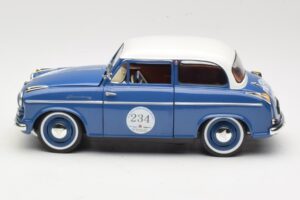 Lloyd Alexander TS #234 Sininen Revell 1:18 08463 Metalli — kuva 4 / 8
