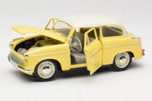 Lloyd Alexander TS Keltainen Revell 1:18 08958 Metalli — kuva 2 / 8