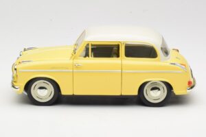 Lloyd Alexander TS Keltainen Revell 1:18 08958 Metalli — kuva 4 / 8