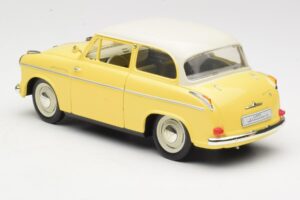 Lloyd Alexander TS Keltainen Revell 1:18 08958 Metalli — kuva 7 / 8