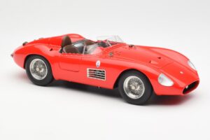 Maserati 300S Punainen CMC 1:18 M-105 Metalli — kuva 4 / 6