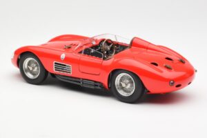 Maserati 300S Punainen CMC 1:18 M-105 Metalli — kuva 5 / 6
