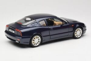 Maserati 3200 GT Musta Bburago 1:18 3371 Metalli — kuva 3 / 8