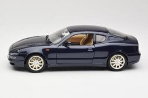Maserati 3200 GT Musta Bburago 1:18 3371 Metalli — kuva 4 / 8