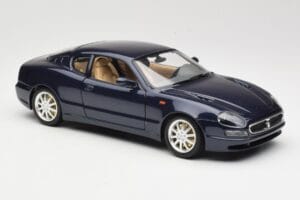 Maserati 3200 GT Musta Bburago 1:18 3371 Metalli — kuva 6 / 8