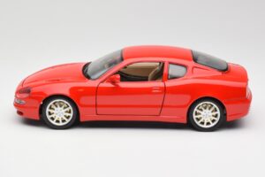 Maserati 3200 GT Punainen Bburago 1:18 3341 Metalli — kuva 4 / 8