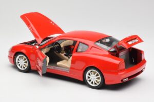 Maserati 3200 GT Punainen Bburago 1:18 3341 Metalli — kuva 5 / 8