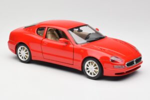 Maserati 3200 GT Punainen Bburago 1:18 3341 Metalli — kuva 6 / 8
