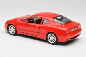 Maserati 3200 GT Punainen Bburago 1:18 3341 Metalli — kuva 7 / 8