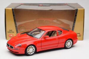 Maserati 3200 GT Punainen Bburago 1:18 3341 Metalli — kuva 8 / 8