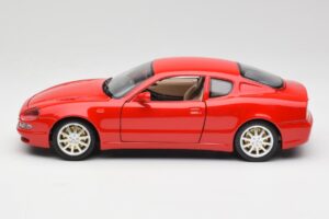 Maserati 3200 GT Rosso Mondiale Bburago 1:18 3341-M1 Metalli — kuva 4 / 8