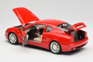 Maserati 3200 GT Rosso Mondiale Bburago 1:18 3341-M1 Metalli — kuva 5 / 8