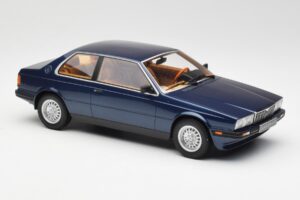 Maserati Biturbo Coupe Tummansininen Metallic Minichamps 1:18 107123500 Metalli — kuva 4 / 6