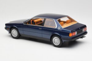 Maserati Biturbo Coupe Tummansininen Metallic Minichamps 1:18 107123500 Metalli — kuva 5 / 6