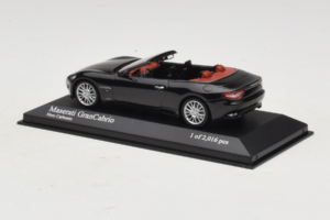 Maserati GranCabrio Musta Metallic Minichamps 1:43 400123930 Metalli — kuva 3 / 5