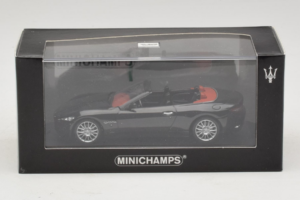 Maserati GranCabrio Musta Metallic Minichamps 1:43 400123930 Metalli — kuva 5 / 5
