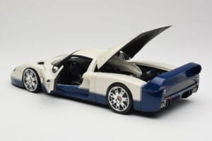 Maserati MC12 Valkoinen Sininen Hot Wheels 1:18 G7158 Metalli — kuva 5 / 8