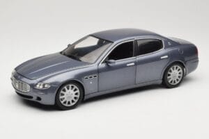Maserati Quattroporte Blue Metallic Hot Wheels 1:18 B7003 Metalli