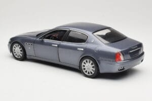 Maserati Quattroporte Blue Metallic Hot Wheels 1:18 B7003 Metalli — kuva 7 / 8