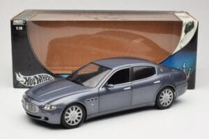 Maserati Quattroporte Blue Metallic Hot Wheels 1:18 B7003 Metalli — kuva 8 / 8