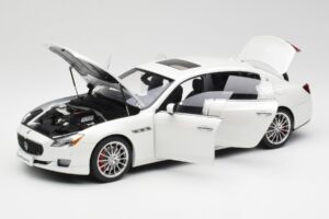 Maserati Quattroporte VI GTS Alpine Valkoinen AUTOart 1:18 75808 Metalli — kuva 2 / 8