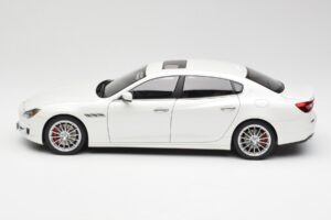 Maserati Quattroporte VI GTS Alpine Valkoinen AUTOart 1:18 75808 Metalli — kuva 4 / 8