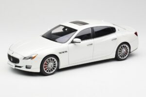 Maserati Quattroporte VI GTS Alpine Valkoinen AUTOart 1:18 75808 Metalli