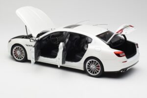 Maserati Quattroporte VI GTS Alpine Valkoinen AUTOart 1:18 75808 Metalli — kuva 5 / 8