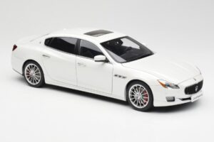 Maserati Quattroporte VI GTS Alpine Valkoinen AUTOart 1:18 75808 Metalli — kuva 6 / 8