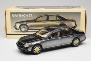 Maybach 57 SWB Caspian Black Himalayas Grey AUTOart 1:18 76151 Metalli — kuva 9 / 9