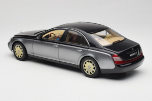 Maybach 57 SWB Caspian Black Himalayas Grey AUTOart 1:18 76151 Metalli — kuva 7 / 9