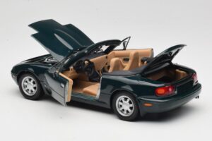 Mazda MX-5 NA Emerald Green Gate 1:18 01017 Metalli — kuva 5 / 8