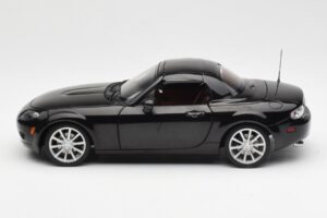 Mazda MX-5 NC Roadster Retractable Hardtop US Spec Musta AUTOart 1:18 75971 Metalli — kuva 6 / 10
