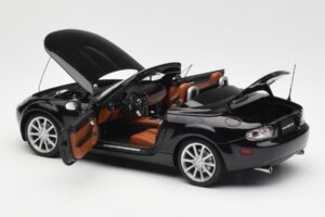 Mazda MX-5 NC Roadster Retractable Hardtop US Spec Musta AUTOart 1:18 75971 Metalli — kuva 7 / 10