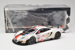 McLaren 12C GT3 #11 Art Grand Prix C. Leclerc / N. Parisy / A. Soucek Spa 24 Hours 2013 Minichamps 1:18 151131311 Metalli — kuva 6 / 6