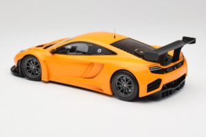 McLaren 12C GT3 Papaya Oranssi Minichamps 1:18 151121391 Metalli — kuva 5 / 6