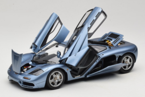 McLaren F1 Sininen LCD 1:18 LCD18014-BU Metalli — kuva 2 / 8