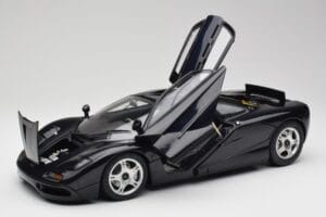 McLaren F1 Blue Metallic Minichamps 1:12 530133130 Metalli — kuva 2 / 8