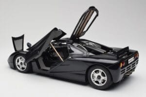 McLaren F1 Blue Metallic Minichamps 1:12 530133130 Metalli — kuva 5 / 8