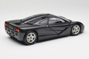 McLaren F1 Carbon Musta Metallic Minichamps 1:18 530133420 Metalli — kuva 3 / 8