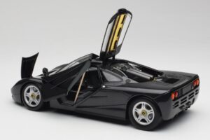 McLaren F1 Carbon Musta Metallic Minichamps 1:18 530133420 Metalli — kuva 5 / 8