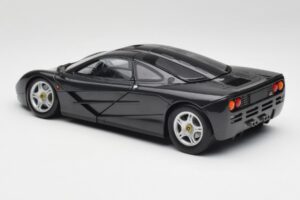 McLaren F1 Carbon Musta Metallic Minichamps 1:18 530133420 Metalli — kuva 7 / 8