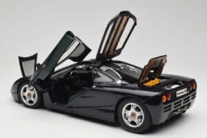 McLaren F1 Dark Blue Metallic Minichamps 1:12 530133128 Metalli — kuva 6 / 9