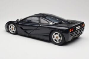 McLaren F1 Dark Blue Metallic Minichamps 1:12 530133128 Metalli — kuva 8 / 9